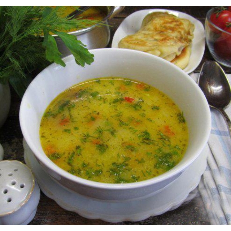 Toyuq şorbası tam pors